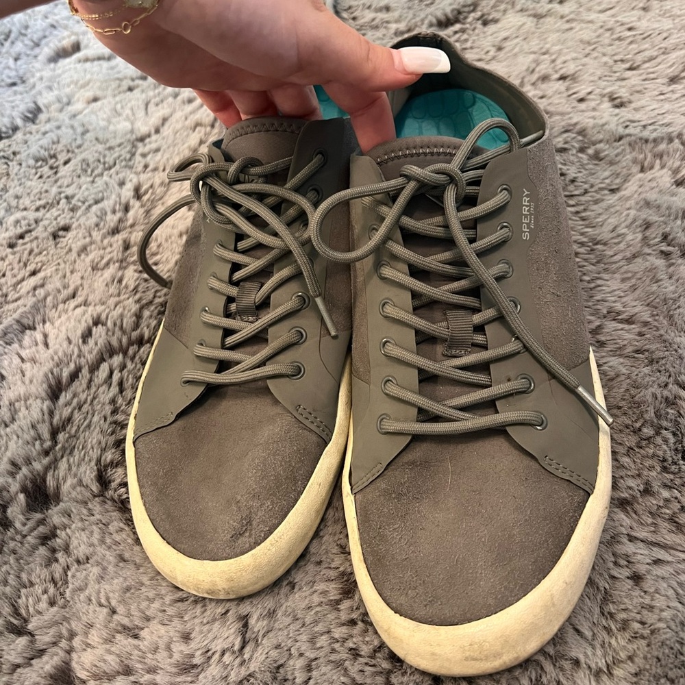 Sperry sneakers Men’s size 10.5